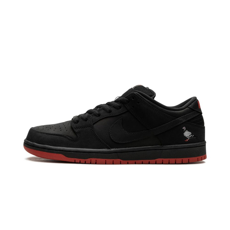SB Dunk Low 'Black Pigeon'